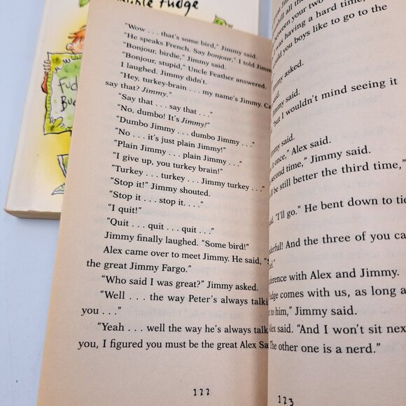 Box Of Fudge 3 Books From Judy Blume: Fudge-A-Mania, Superfudge, Double Fudge - Picture 12 of 13